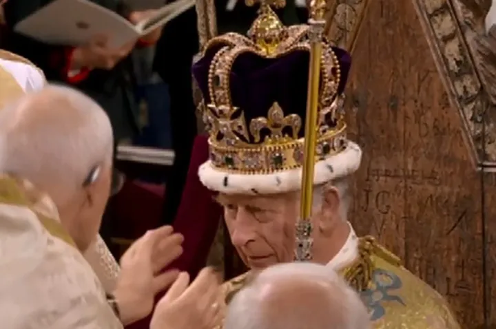 ویدئو: لحظه تاج‌گذاری چارلز در حضور جاستین ترودو